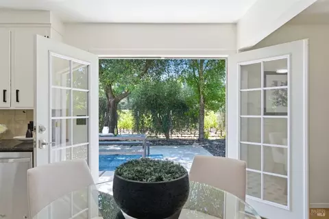1121 Valley View St, Saint Helena, CA 94574