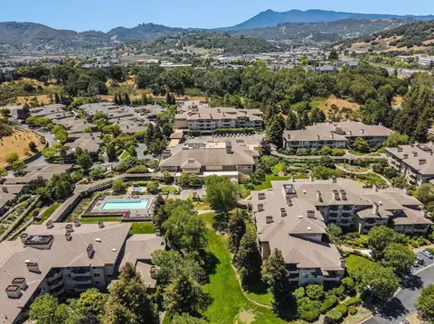 View/Area - 400 Deer Valley Rd #2G, San Rafael, CA 94903 photo 3 of 3