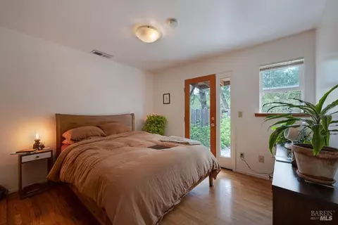 Bedroom - 4542 Thomas Rd, Sebastopol, CA 95472 photo 6 of 6