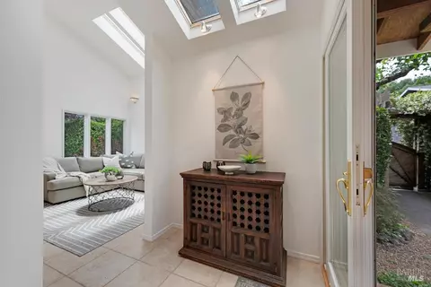 Entry Way - 4542 Thomas Rd, Sebastopol, CA 95472 photo 1 of 2