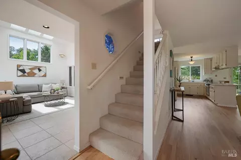 Entry Way - 4542 Thomas Rd, Sebastopol, CA 95472 photo 2 of 2