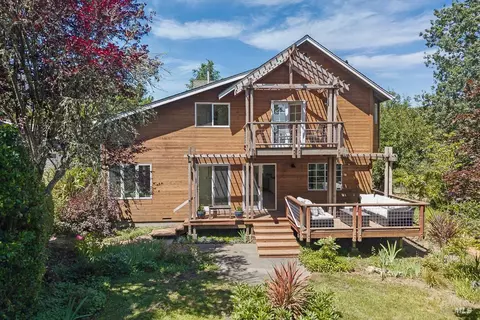 4542 Thomas Rd, Sebastopol, CA 95472