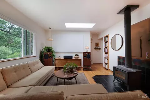 Living - 4542 Thomas Rd, Sebastopol, CA 95472 photo 4 of 5