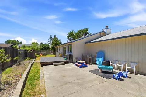 Exterior - 9549 Orion Dr, Windsor, CA 95492 photo 13 of 14