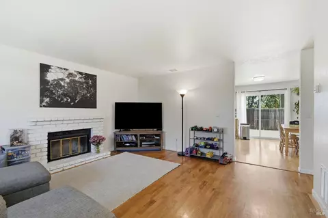Living - 9549 Orion Dr, Windsor, CA 95492 photo 1 of 2