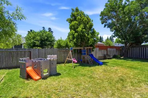 Exterior - 9549 Orion Dr, Windsor, CA 95492 photo 12 of 14
