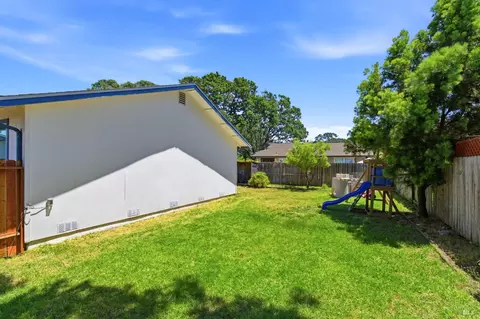 Exterior - 9549 Orion Dr, Windsor, CA 95492 photo 11 of 14