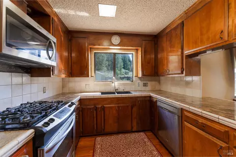 Kitchen - 3651 Ridgewood Rd, Willits, CA 95490 photo 2 of 2
