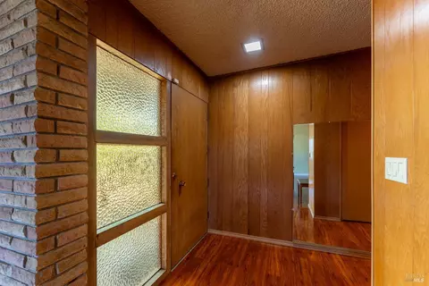 Entry Way - 3651 Ridgewood Rd, Willits, CA 95490 photo 2 of 3