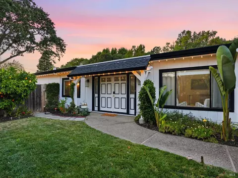 14 Villa Pl, Novato, CA 94945