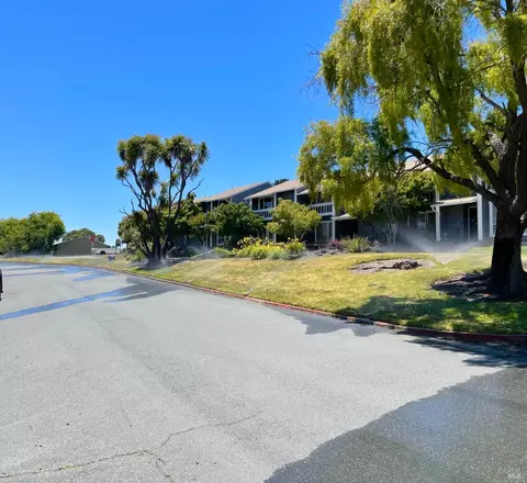 24 Park Ln, El Sobrante, CA 94803