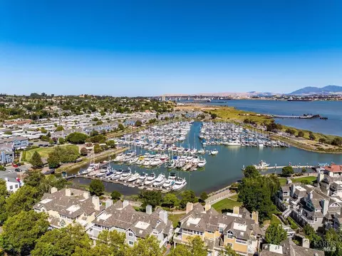 View/Area - 232 E 2nd St, Benicia, CA 94510 photo 2 of 10