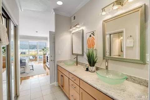 Bath - 232 E 2nd St, Benicia, CA 94510 photo 4 of 4
