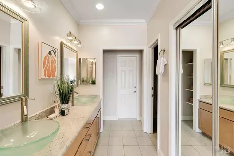 Bath - 232 E 2nd St, Benicia, CA 94510 photo 3 of 4