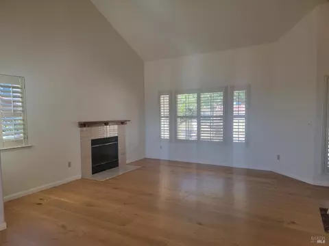 Living - 825 Britannia Dr, Vallejo, CA 94591 photo 3 of 3