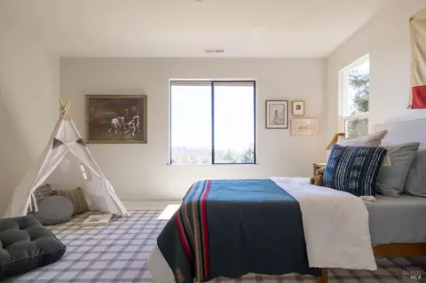 Bedroom - 3977 Docs Ranch Rd, Occidental, CA 95465 photo 2 of 4