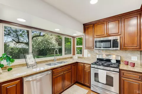 1360 Hemingway Ct, Dixon, CA 95620 photo 13