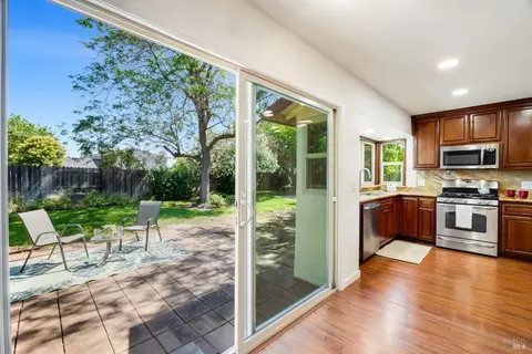 1360 Hemingway Ct, Dixon, CA 95620 photo 18