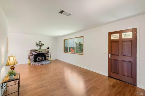 1360 Hemingway Ct, Dixon, CA 95620 photo 5