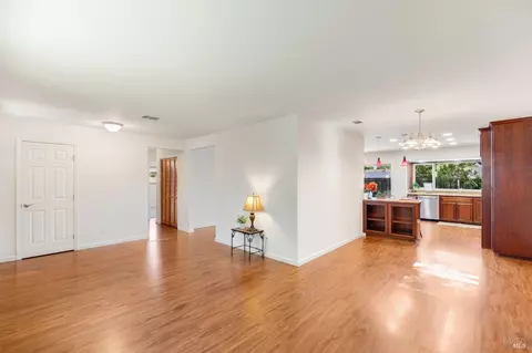 1360 Hemingway Ct, Dixon, CA 95620 photo 9