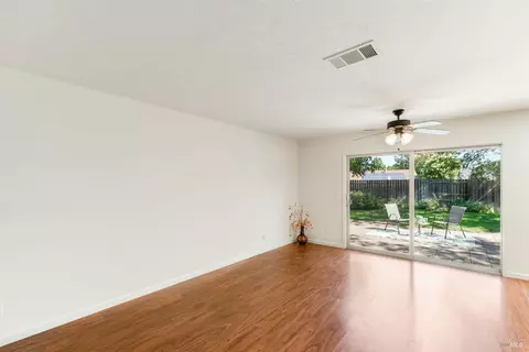 1360 Hemingway Ct, Dixon, CA 95620 photo 22