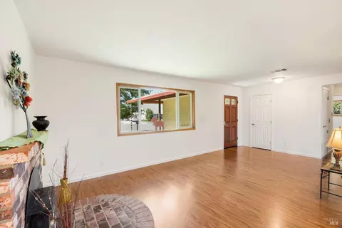 1360 Hemingway Ct, Dixon, CA 95620 photo 8