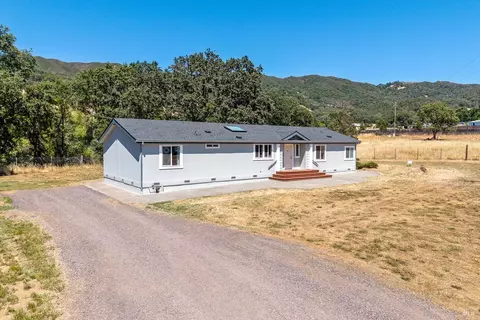 9017 Colony Dr, Redwood Valley, CA 95470