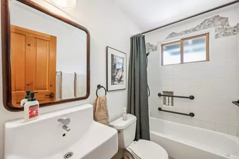 Bath - 3027 Arroyo Ct, Graton, CA 95444 photo 2 of 2