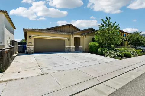 1680 Gold St, Dixon, CA 95620