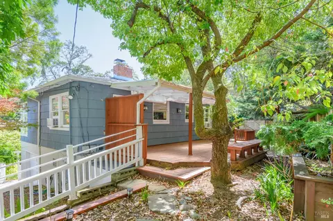 25 Maple Ave, Fairfax, CA 94930