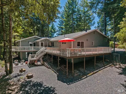 25843 Bear Ln, Willits, CA 95490