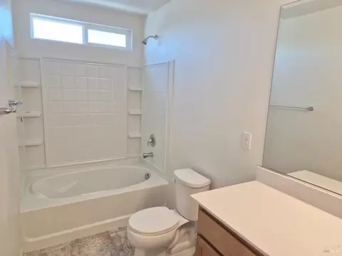 Bath - 1440 Goldfield Ln, Dixon, CA 95620 photo 2 of 4