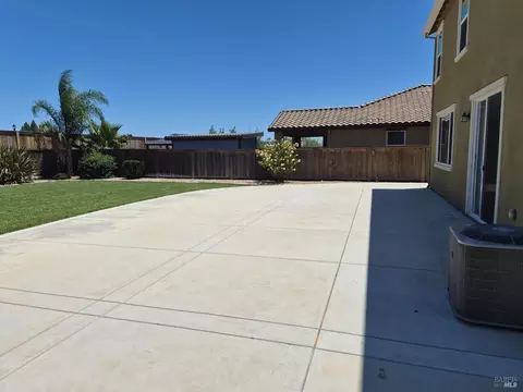 Exterior - 1440 Goldfield Ln, Dixon, CA 95620 photo 5 of 5