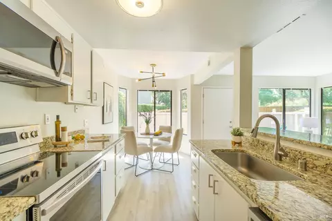 56 Dockside Cir, San Rafael, CA 94903