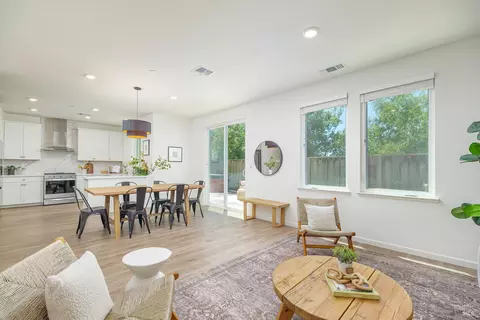 504 Ruby St, Petaluma, CA 94952