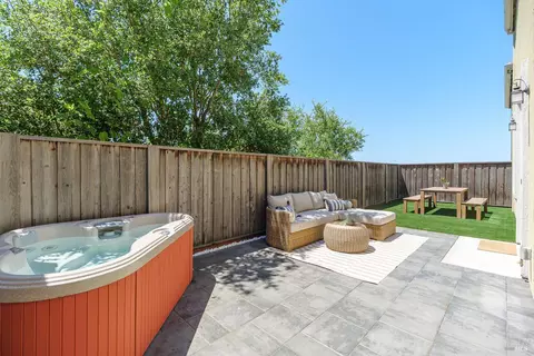 Exterior - 504 Ruby St, Petaluma, CA 94952 photo 1 of 11