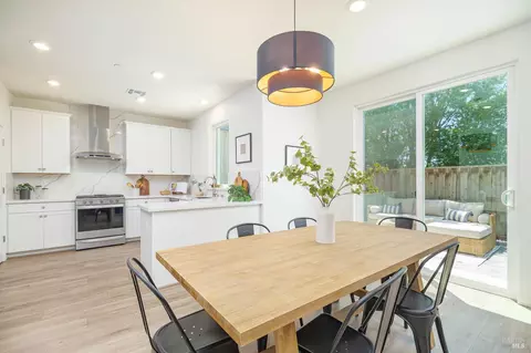 Dining - 504 Ruby St, Petaluma, CA 94952 photo 1 of 1