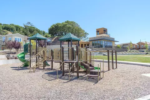 View/Area - 504 Ruby St, Petaluma, CA 94952 photo 1 of 2