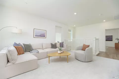 Living - 504 Ruby St, Petaluma, CA 94952 photo 3 of 3