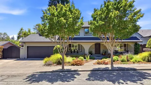 2205 Hillside Dr, Santa Rosa, CA 95404