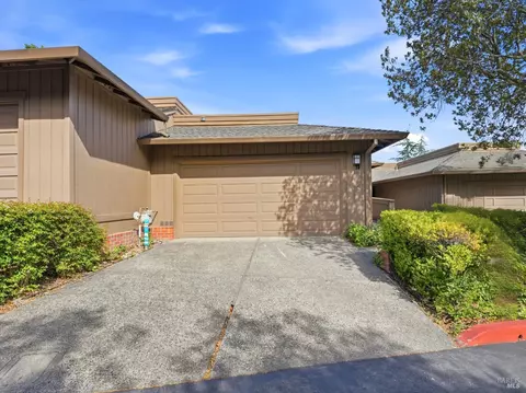 23 Oakcrest Dr, San Rafael, CA 94903