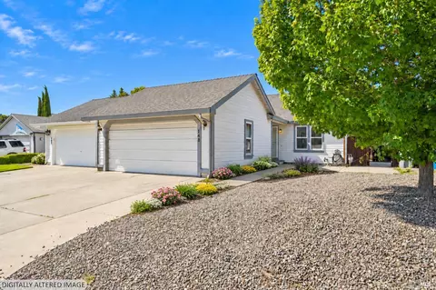 148 Columbia Dr, Vacaville, CA 95687