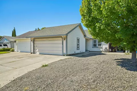 148 Columbia Dr, Vacaville, CA 95687