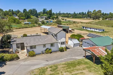 5370 Daywalt Ln, Sebastopol, CA 95472