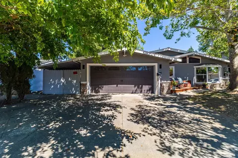 257 Cedar St, Vacaville, CA 95688