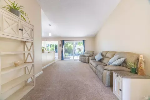 Living - 701 Sequoia Dr, Fairfield, CA 94533 photo 1 of 2