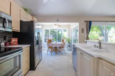 Kitchen - 701 Sequoia Dr, Fairfield, CA 94533 photo 3 of 3