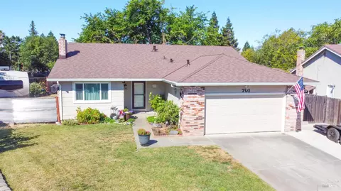 Exterior - 701 Sequoia Dr, Fairfield, CA 94533 photo 3 of 10
