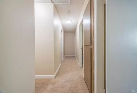 Entry Way - 701 Sequoia Dr, Fairfield, CA 94533 photo 3 of 4
