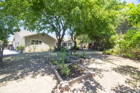 Exterior - 701 Sequoia Dr, Fairfield, CA 94533 photo 2 of 10